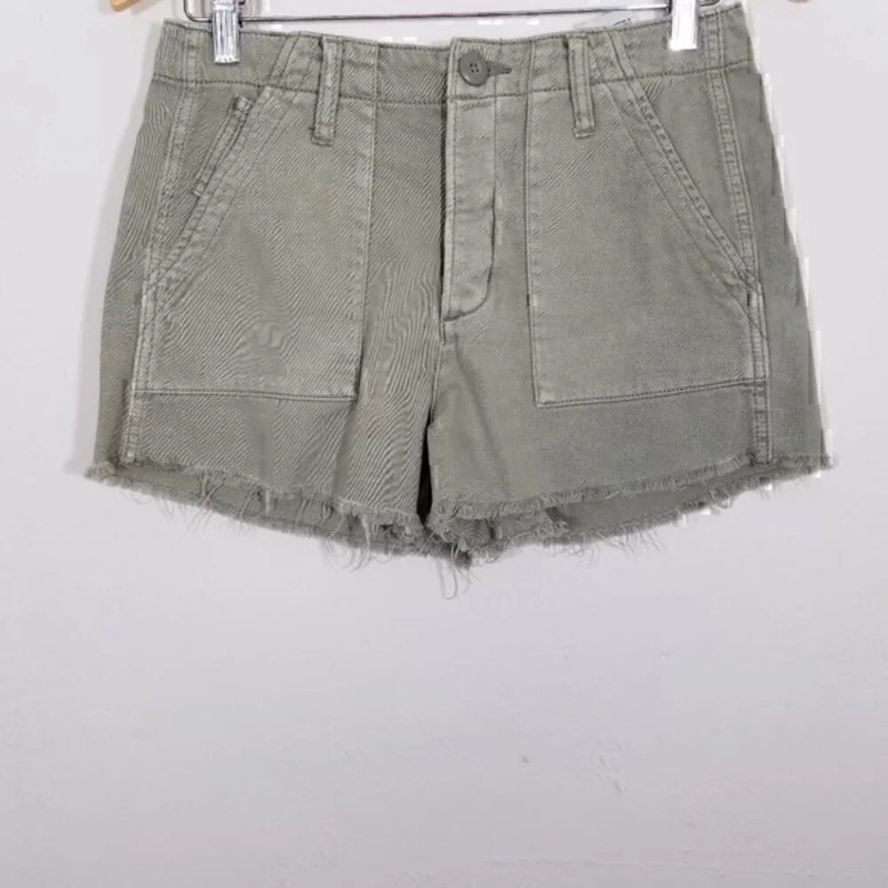 American Eagle Button Fly Raw Hem Short Size 4